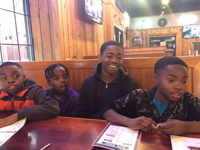 dad takes sons to hooters for the first time