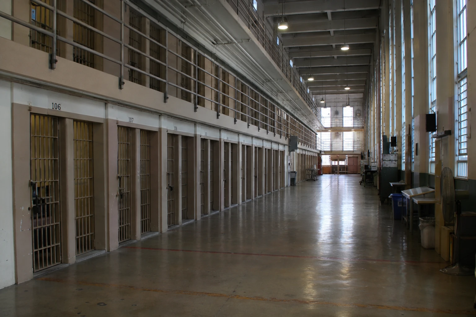 prison
