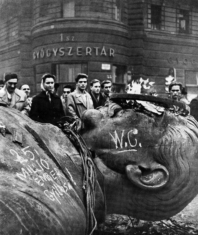 5 Historic Photos That Speak Volumes